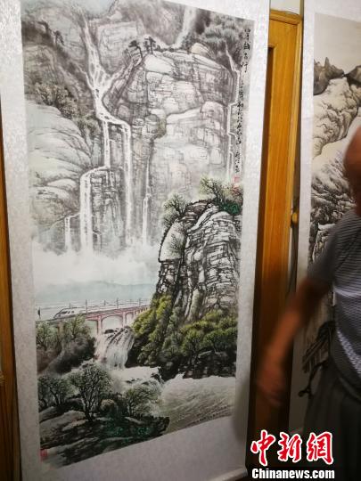 杜府仁作品《穿越太行》?！±钕?摄