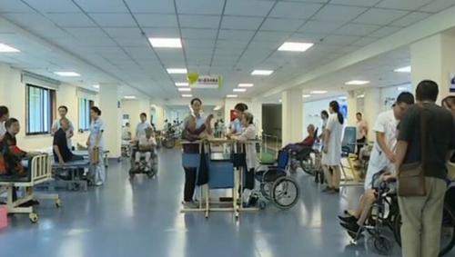 来源:央视新闻《新闻周刊》视频截图 点击进入下一页