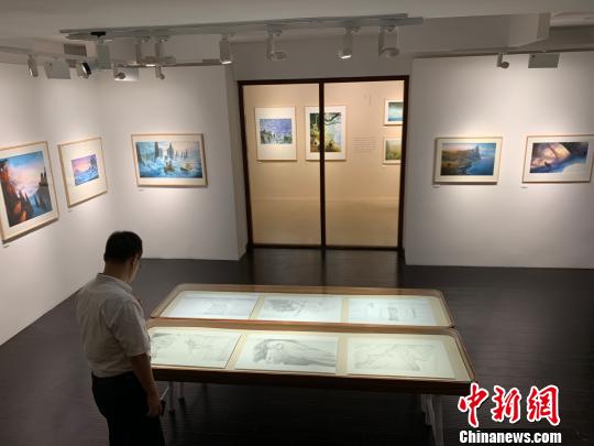 “中洲旅人——约翰·豪艺术展”?！】涤裾?摄