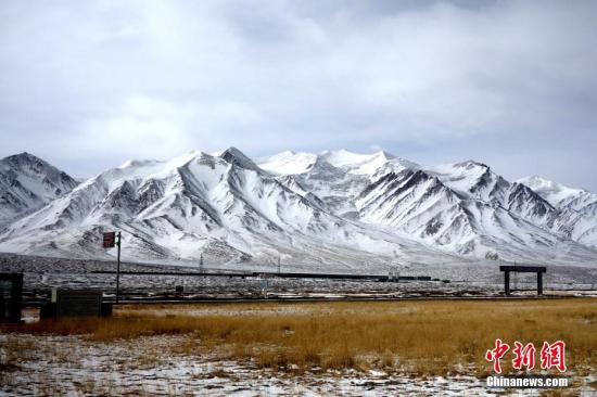 资料图:昆仑山玉珠峰。<a target='_blank' href='http://www.chinanews.com/'>中新社</a>记者 孙睿 摄 点击进入下一页