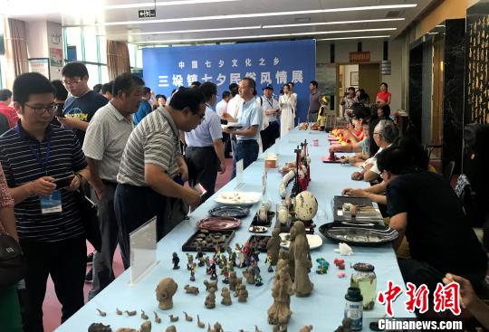 8月6日，“秦观故里”高邮三垛举行七夕民俗风情展?！〈藜衙?摄