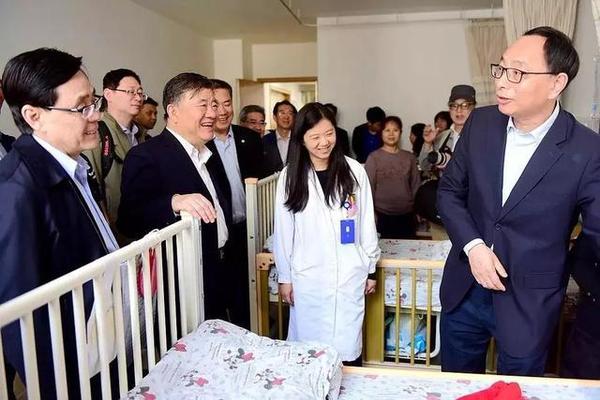 农工党调研组来到上海交通大学医学院附属新华医院调研 农工党调研组来到上海交通大学医学院附属新华医院调研