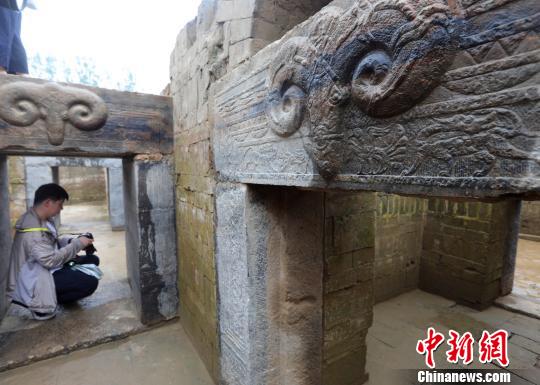 两座墓葬的发现为汉代丧葬习俗的研究提供了新的考古实物资料?！』浦忻?摄