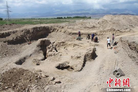 科克塔什陵墓发掘处上面保留部分。　多丽梅/供图 摄