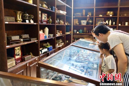 2019上海书展博古斋展台。　王笈 摄