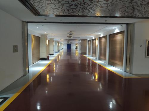 一次性收费30多万租期40年 小区停车费引业主质疑