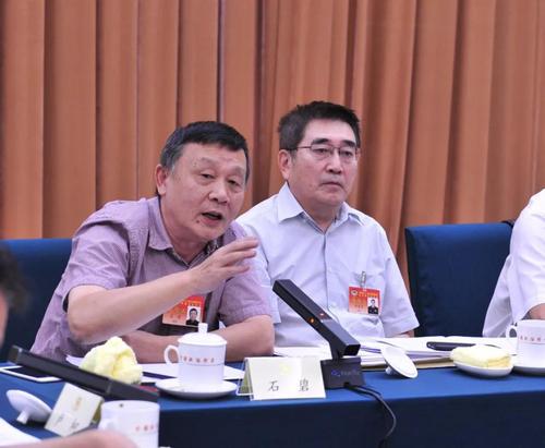 石碧常委 本报记者 姜贵东摄 石碧常委 本报记者 姜贵东摄
