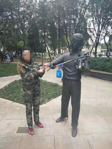 (普某某指认现场照片) 点击进入下一页