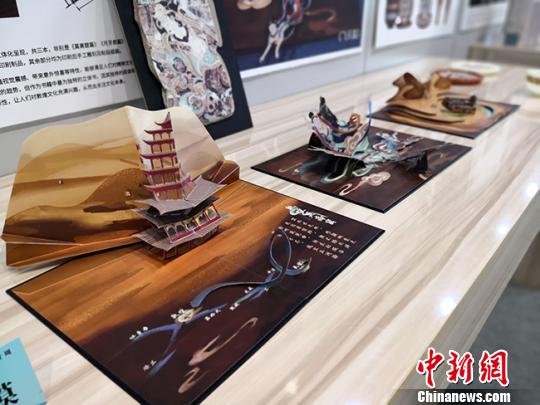 图为集中展示此次大赛的获奖作品?！《∷?摄