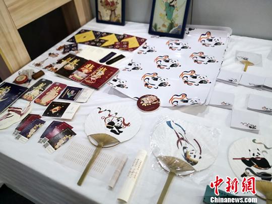 图为集中展示此次大赛的获奖作品?！《∷?摄