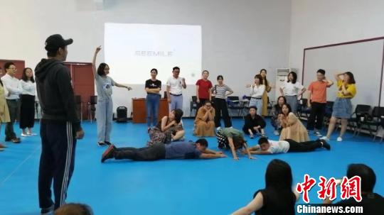 第六期儿童戏剧教育教师培训班开班式 宋捷 摄