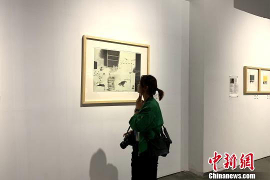 观众现场参展?！±钆迳?摄