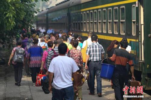 成渝铁路，是新中国第一条自行修建的铁路。包亮 摄