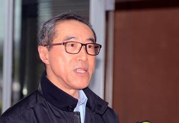 全国政协常委唐英年：父亲告诉我，爱国爱港是港区委员的灵魂