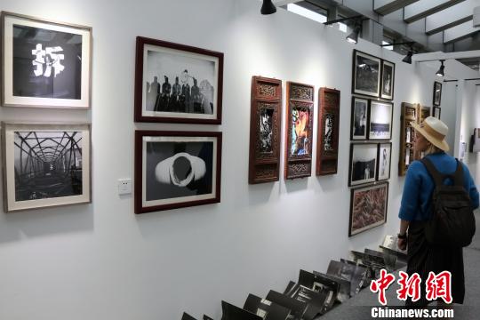 本届展览以“新能源、新赋能、兴大同”为主题，参展作品700余幅?！∪魏Ｏ?摄