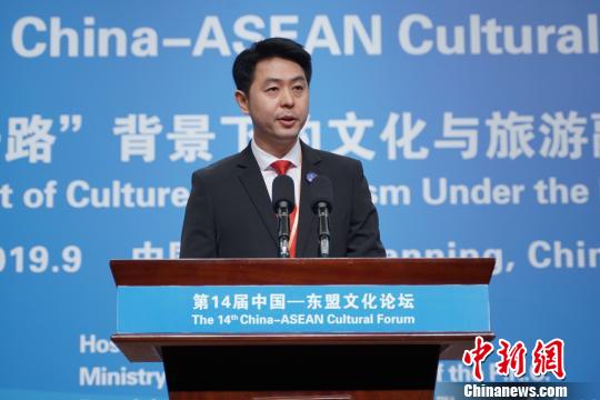 泰国文化部副部长巴拉梅·安披切发表讲话。　东博社 摄