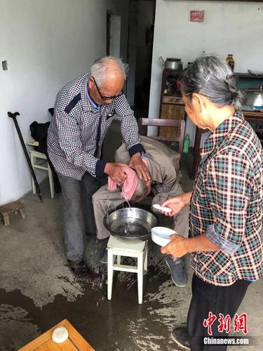 点击进入下一页