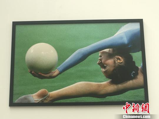 拍摄于1985年、名为《人体的神秘几何》的照片?！「哂昵?摄