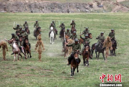 图为《和平将平陶峙岳》剧照。