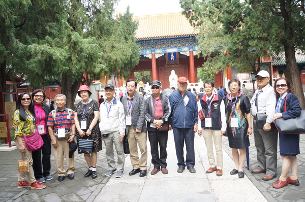 参访团在国子监博物馆3