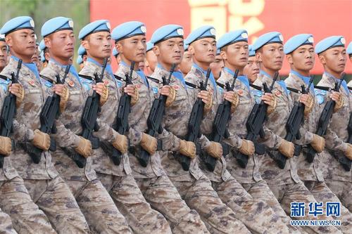 3 受阅官兵在阅兵训练场进行训练（9月11日摄）。 庆祝新中国成立70周年阅兵举行在即，记者日前在阅兵训练场采访了解到，阅兵训练有条不紊推进，各项准备工作进展顺利。 新华社记者 李刚 摄