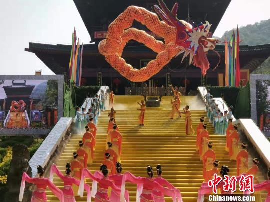 乐舞表演 周禹龙 摄 乐舞表演 周禹龙 摄