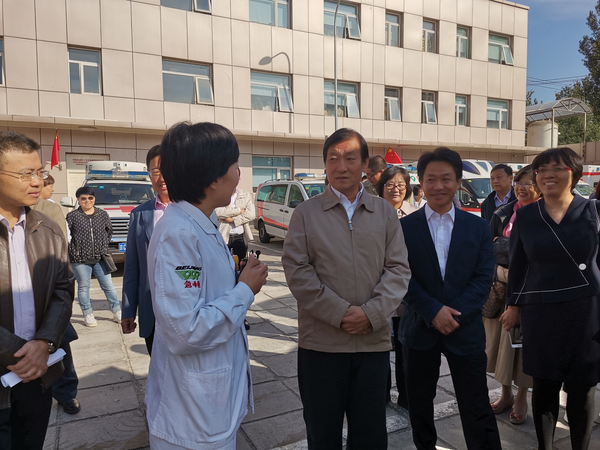 牛青山副主席考察999急救中心救援车辆装备 牛青山副主席考察999急救中心救援车辆装备