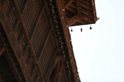 尼泊尔文物古迹在地震中受损严重，堪称“寺庙之城”、拥有众多名胜古迹的加德满都首当其冲。新华社记者祁星摄