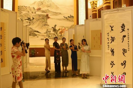 女书书法展示?！〗老毓┩?摄