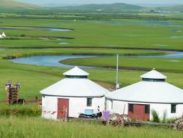 鄂温克牧民有了移动“房车”