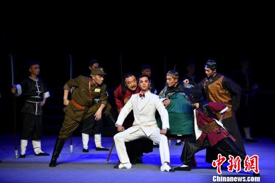 图为现代琼剧《红色娘子军》剧照?！÷嬖品?摄