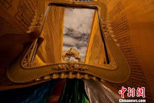 图为最佳作品《镜中土林》。主办方供图