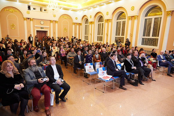 中罗建交70周年庆仪式很独特  ——中国-罗马尼亚纪念封成功揭幕