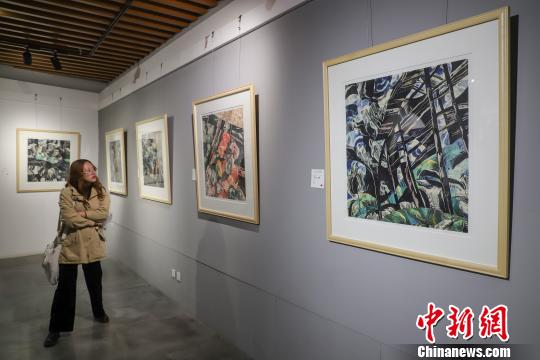 图为展览活动现场?！■暮曷?摄