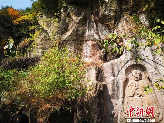 南山摩崖石刻造像?！≌澎匣?摄