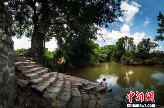 秦汉古道临武秀岩古村段的千年埠头?！×傥涔┩?摄