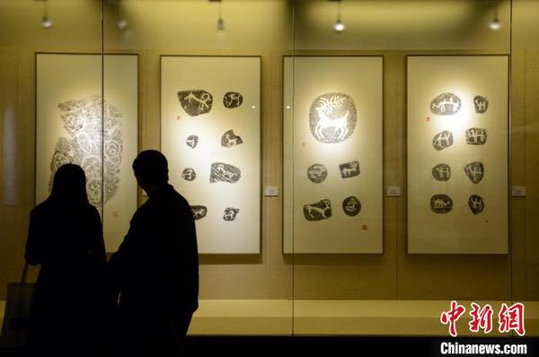 阿拉善岩画与居延汉简：让“活着”的文化对话世界