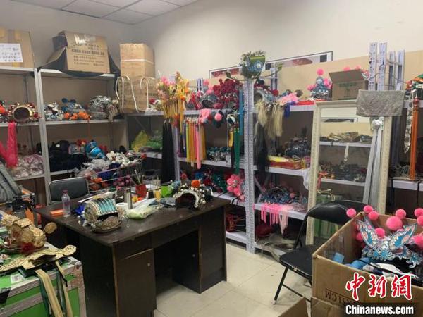 盔帽管理员的工作间。　何浠 摄