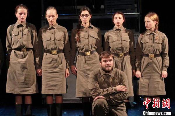 图为俄罗斯马斯特卡雅剧院话剧《这里的黎明静悄悄》剧照。(主办方提供)