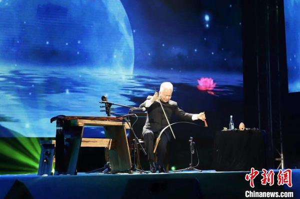 方锦龙演奏现场 永嘉县委宣传部供图