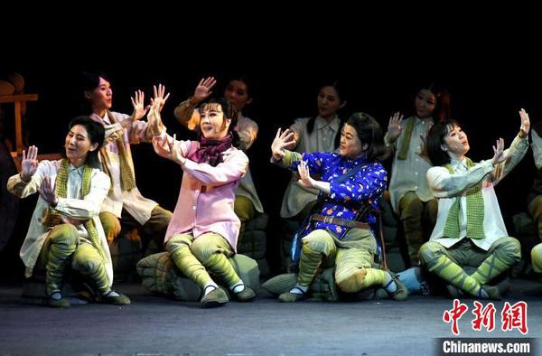 演出现场?！〖钦吡蹩筛?摄