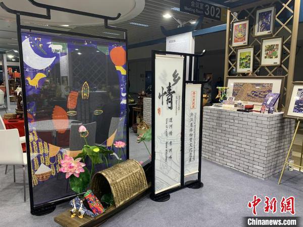 进博会上的中国农民画：让“中国风”吹得更劲