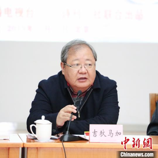 《诗·中国》致敬民族精神业界期待诗歌更普及