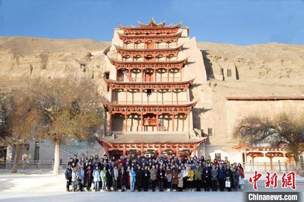 百余位爱好者莫高窟研习古波斯艺术与敦煌艺术交流融汇