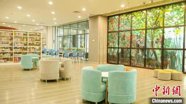 图为中山纪念图书馆馆内一角。中山市委宣传部供图