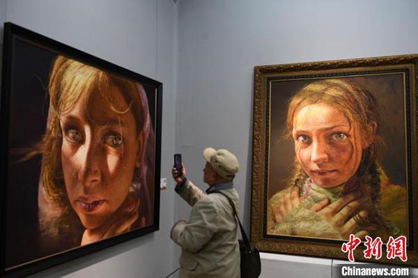 图为展览现场?！⊙钛廾?摄