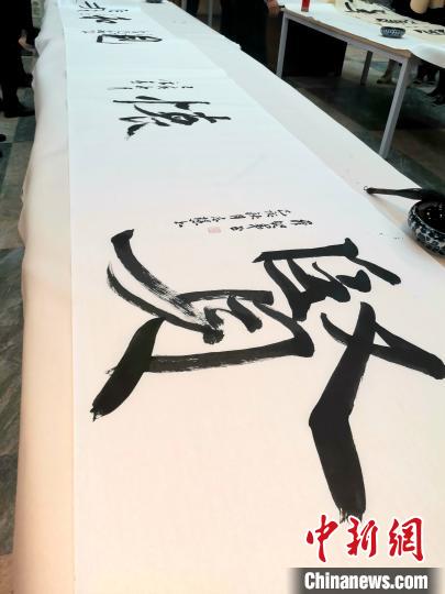 2019“年度汉字”评选活动由山东省语言文字工作委员会办公室与山东教育电视台共同发起，以“礼敬中国汉字，记录时代脉动，传承中华文明”为主题。　王思羽 摄