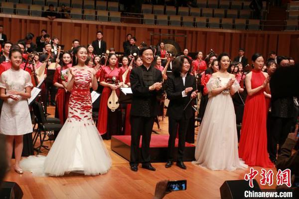 艺术家们谢幕。主办方供图