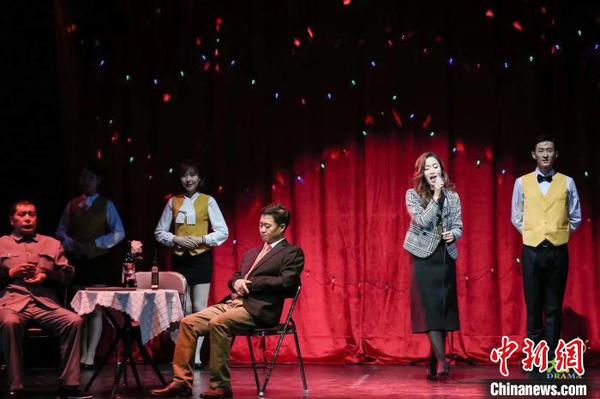 开幕大戏《红马甲》剧照。主办方供图