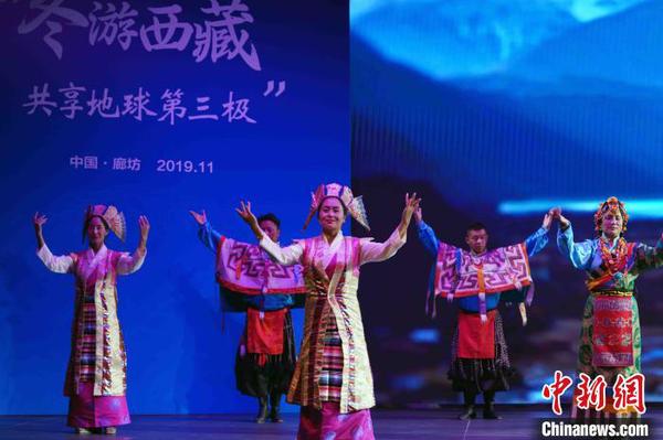 精彩的表演。　钟欣 摄